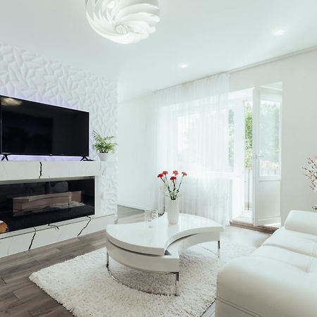 Snow White Center Appartment Liepaja Ngoại thất bức ảnh
